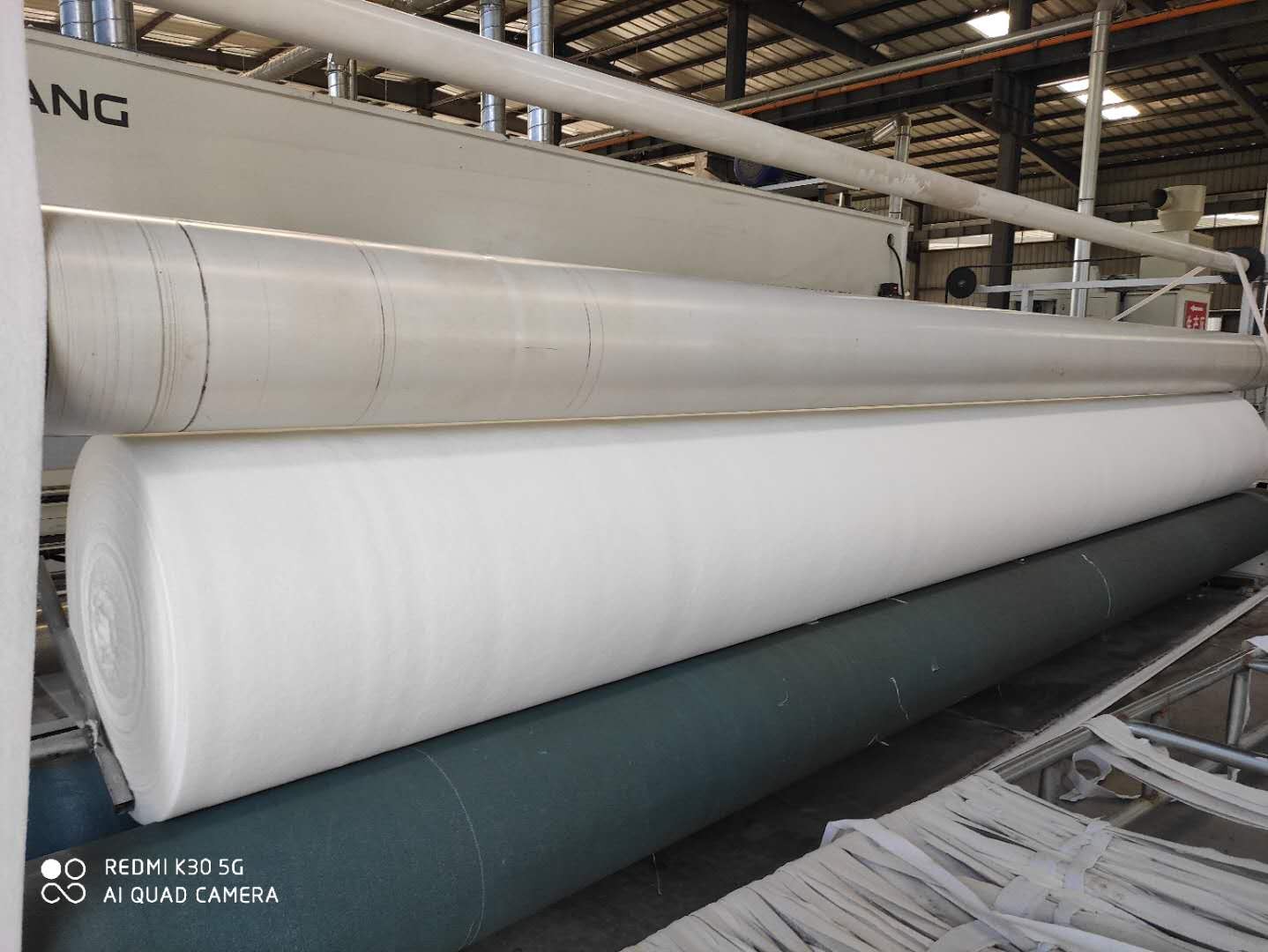 短(duan)絲土工布生(sheng)産