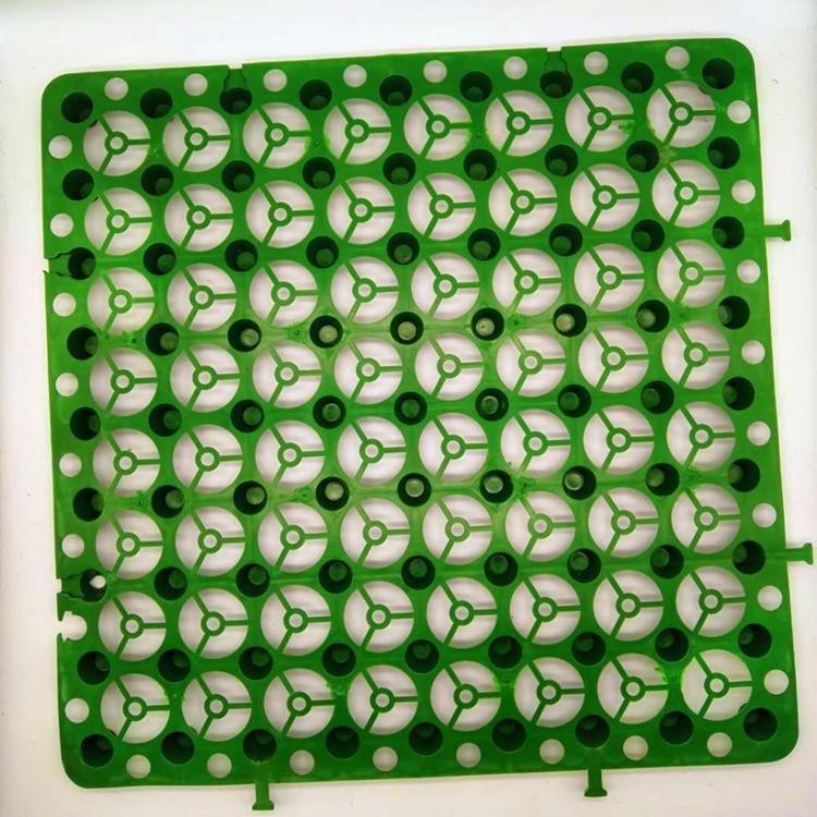 屋頂(ding)排水防水闆(pǎn)